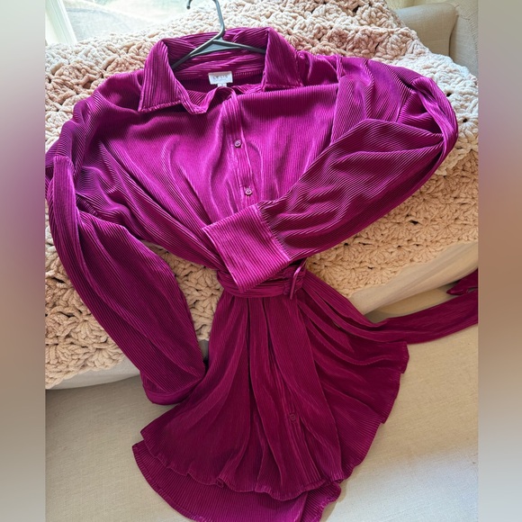 Collard magenta t-shirt Dress - Picture 2 of 4